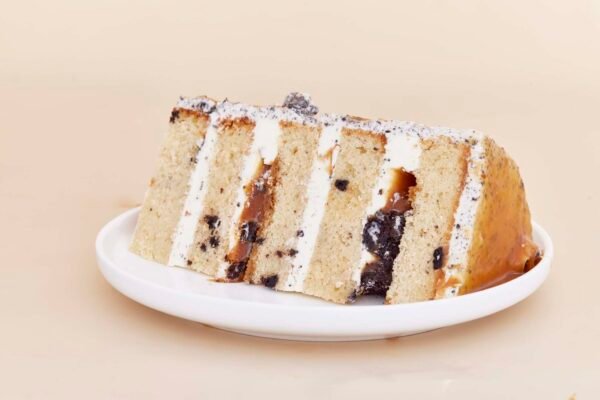 Oreo Caramel Cake